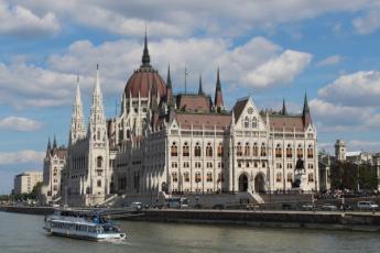 Articles 1923 image2 budapest parliament