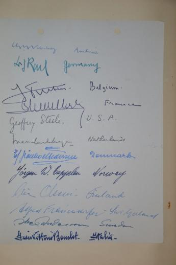 Signed by Nebehay, Karl, Tulkens, Steele, Hertzberger, Gronholt Pedersen, Cappelen, Olsoni, Frauendorfer, Bourlot